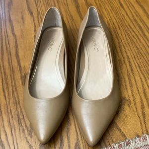 Vionic Lena flats.  8.5M.